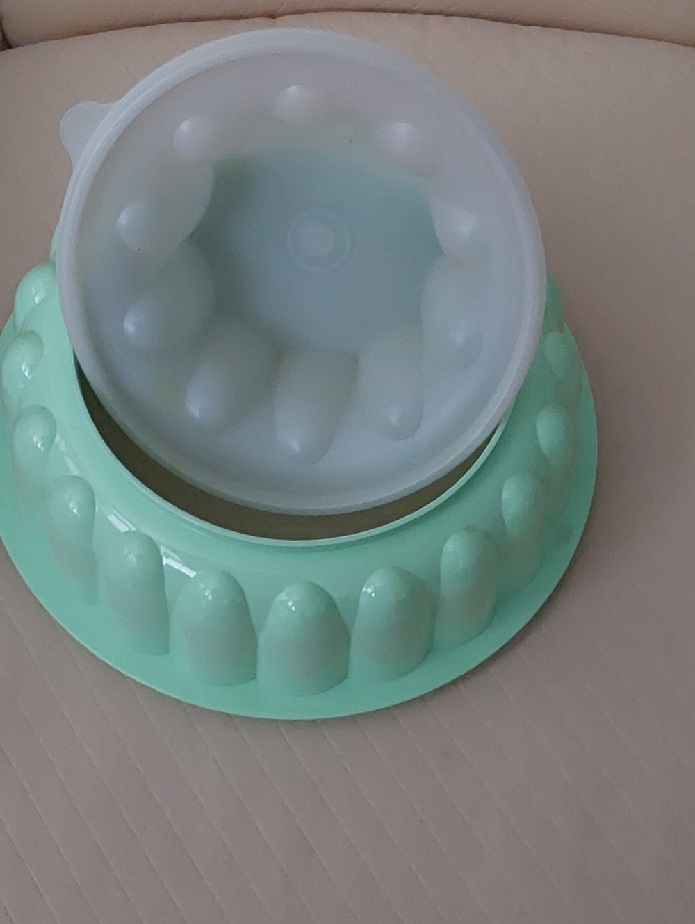 Vintage Tupperware Jello Mold